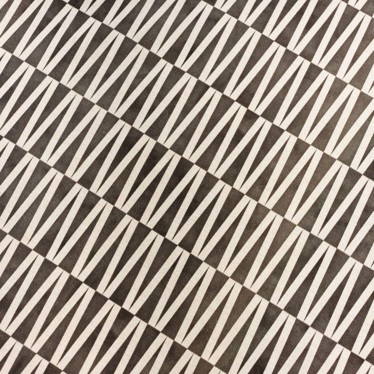 V5H2D88F3E5834A664556AFED626228C6A4R4831746P2